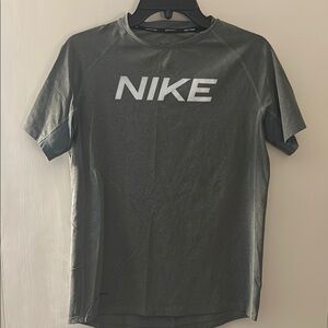 Nike Gray Short Sleeve Tee Classic Design
